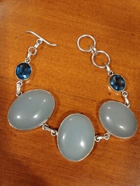 Blue natural chalcedony and tanzanite bracelet set in silver 6.5-7"